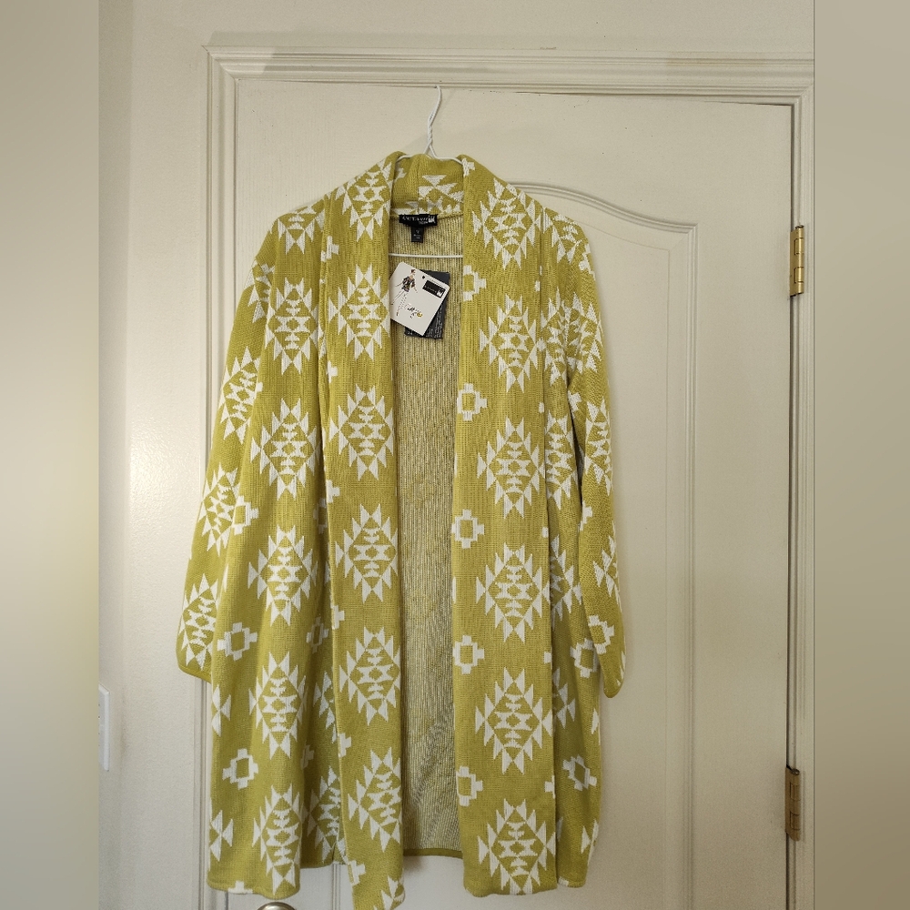 Antthony original cardigan women's size M, green color, Aztec print